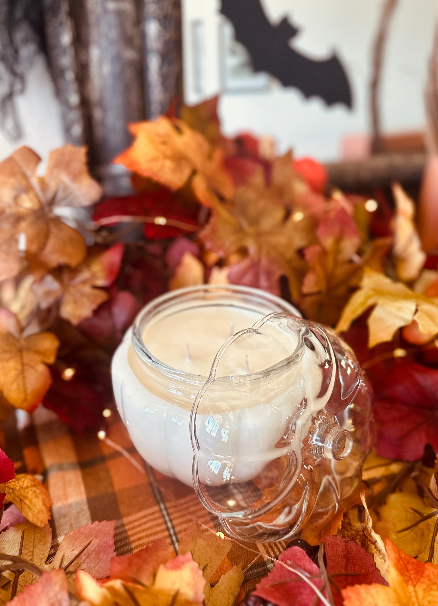 LIMITED EDITION GLASS PUMPKIN 22OZ OAK GLEN LEAVES SOY WAX CANDLE
