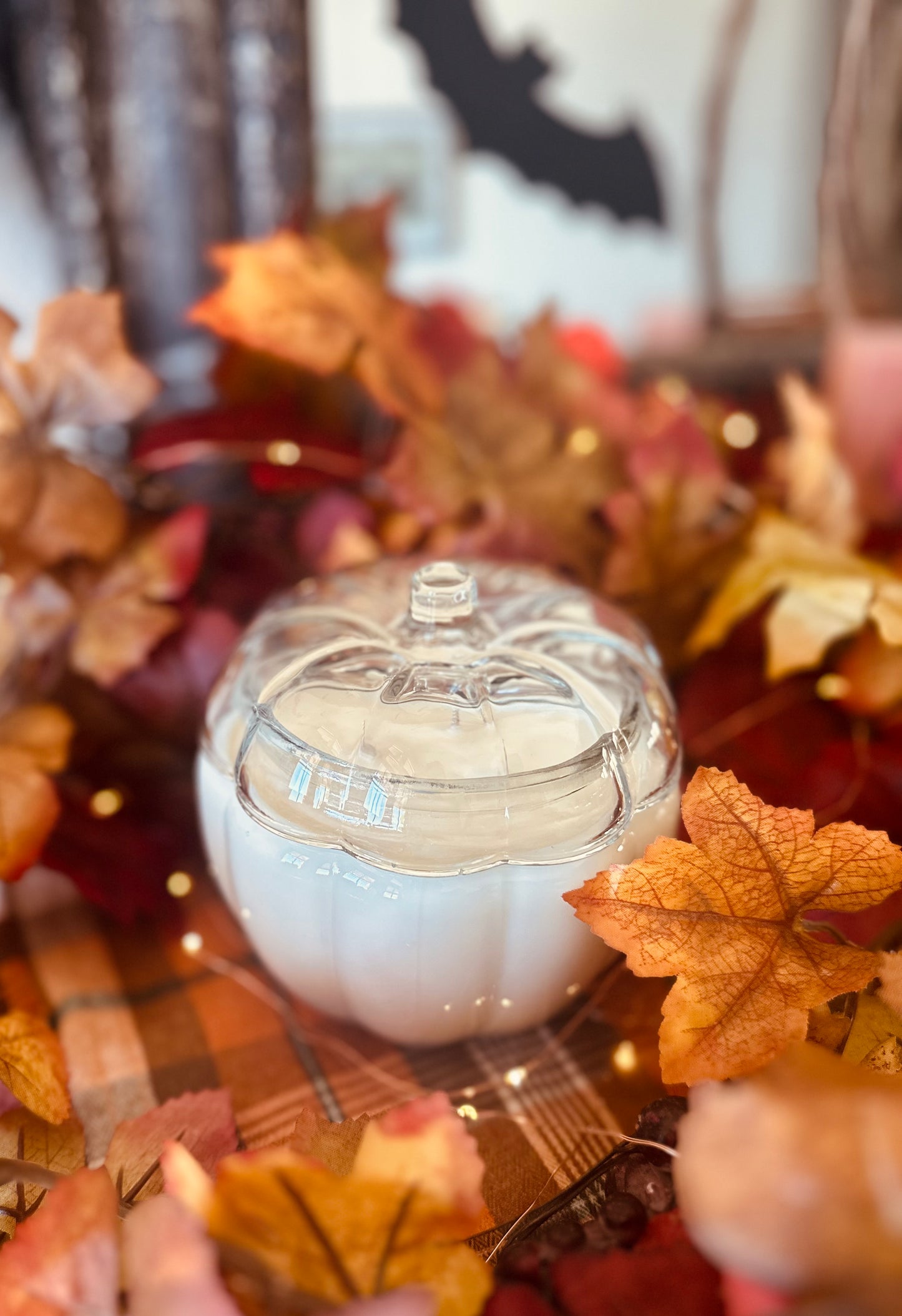 LIMITED EDITION GLASS PUMPKIN 22OZ OAK GLEN LEAVES SOY WAX CANDLE