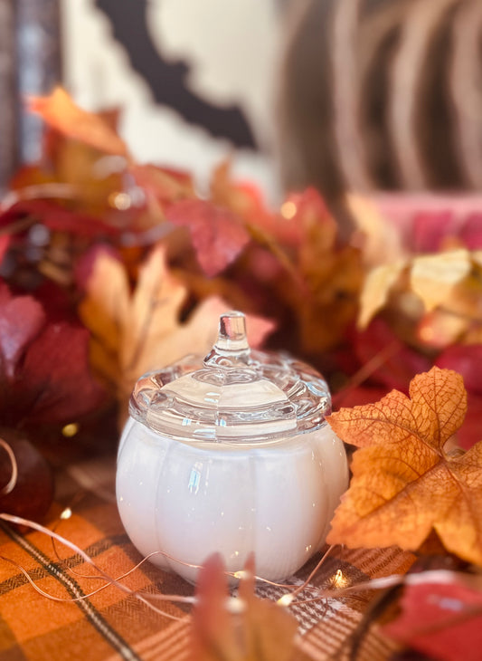LIMITED EDITION GLASS PUMPKIN 5OZ OAK GLEN LEAVES SOY WAX CANDLE